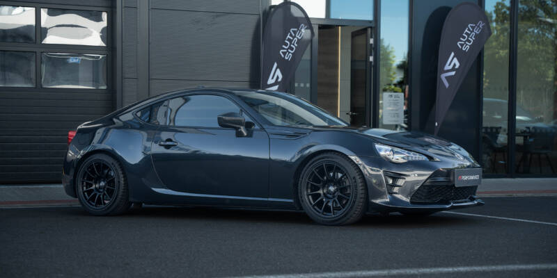 Montáž podvozku Toyota GT86